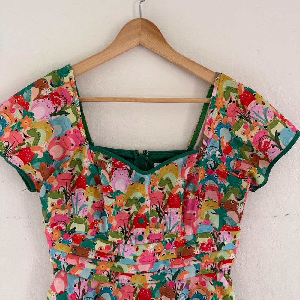 Unique Vintage Frog Ribbit Rainbow Print‎ Swing Dress Size Medium Novelty AOP - Picture 12 of 13